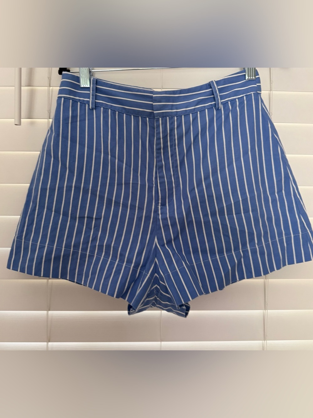 EUC Reformation On Trend Timeless Coastal Chic Blue & White Striped Willow Short - Picture 4 of 10